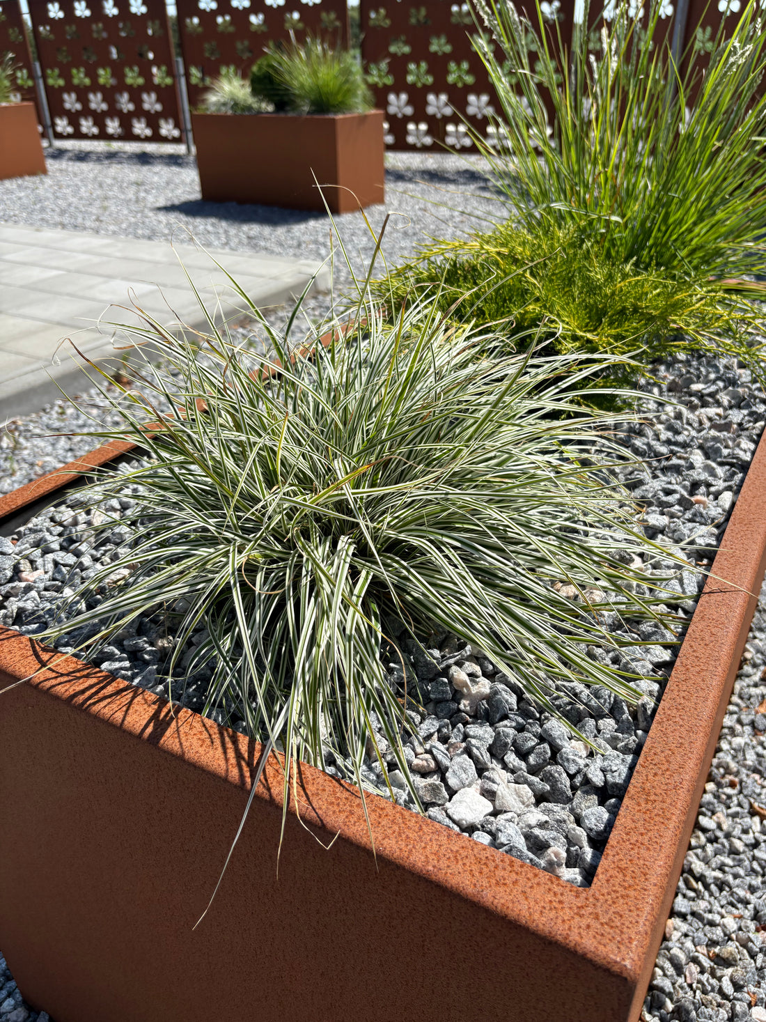 Fuldsvejst corten højbede med bund