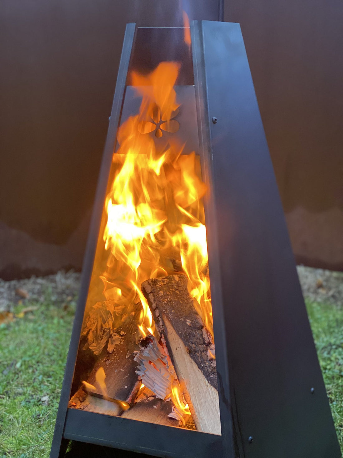 Terrassepejs i stål